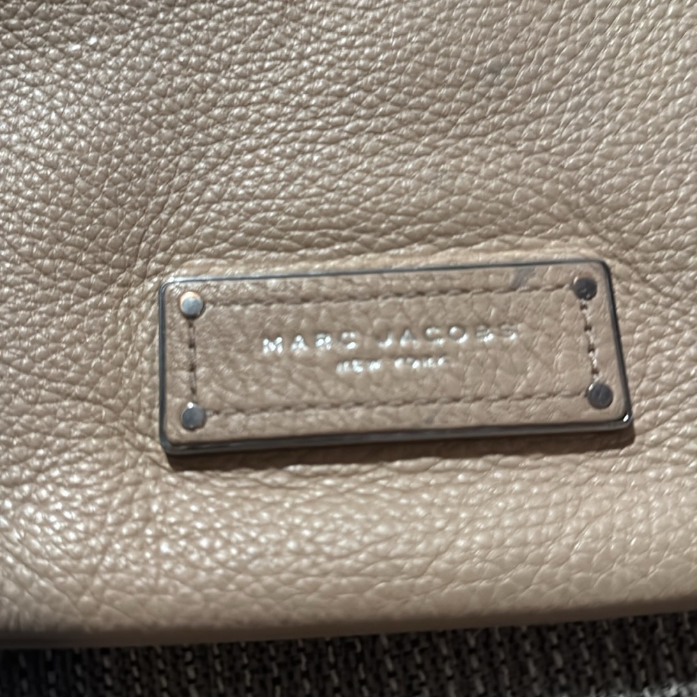 Marc Jacobs NY crossbody tan/nude bag - Picture 2 of 5